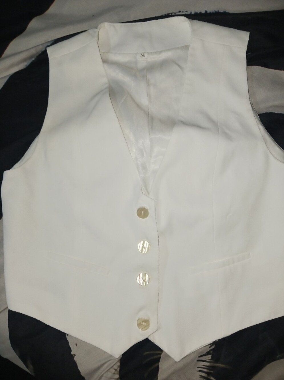 Women White V halter buttoned sleveless vest - Picture 4 of 13